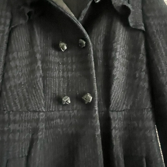 Diane von Furstenberg 'Lio' Coat in Black - Picture 3 of 10